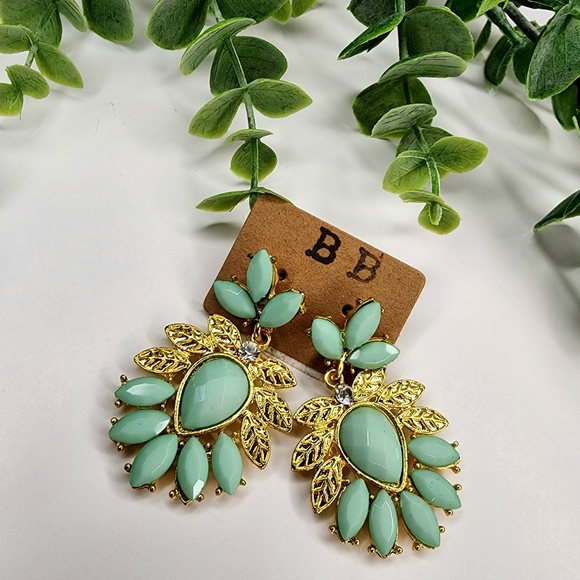 Mint & Gold Earrings - Picture 1 of 1